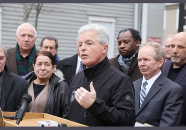LI elected officials address